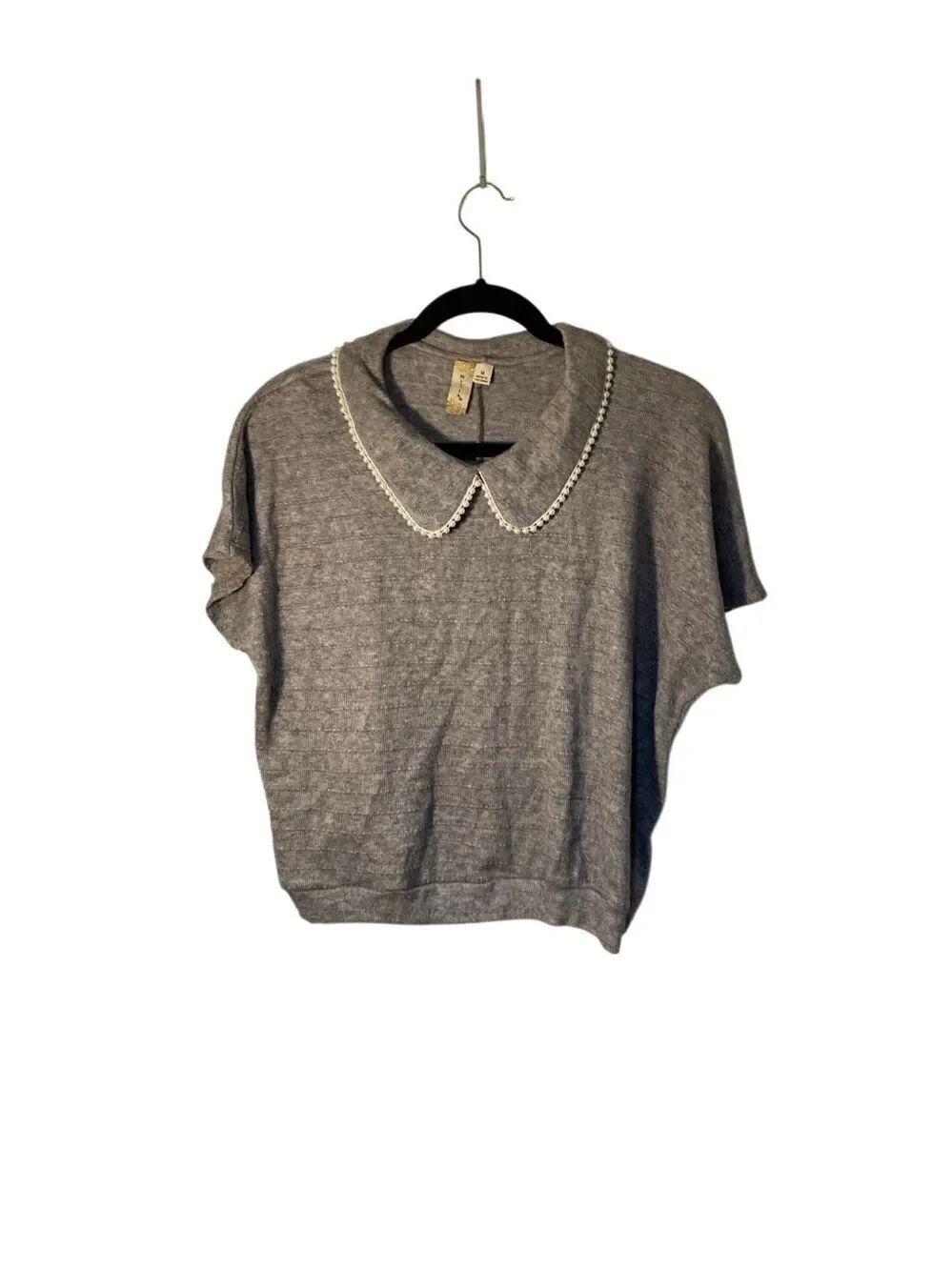 Misia women’s gray knit, pearl trimmed collar sweater M